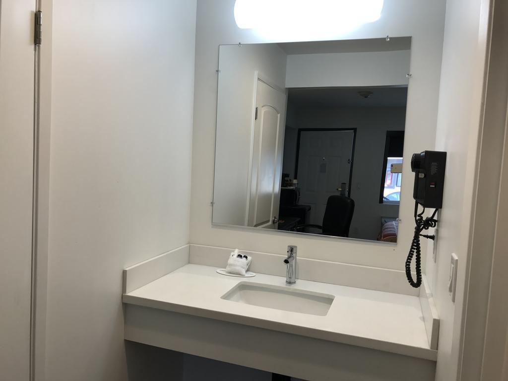 אל סגונדו Travelodge By Wyndham Lax מראה חיצוני תמונה